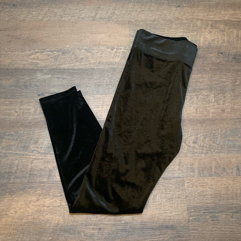 A New Day Black Velvet Leggings 🌹